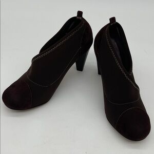 Taryn Rose Dark Brown Women's Suede/Neoprene Pumps Size 8.5